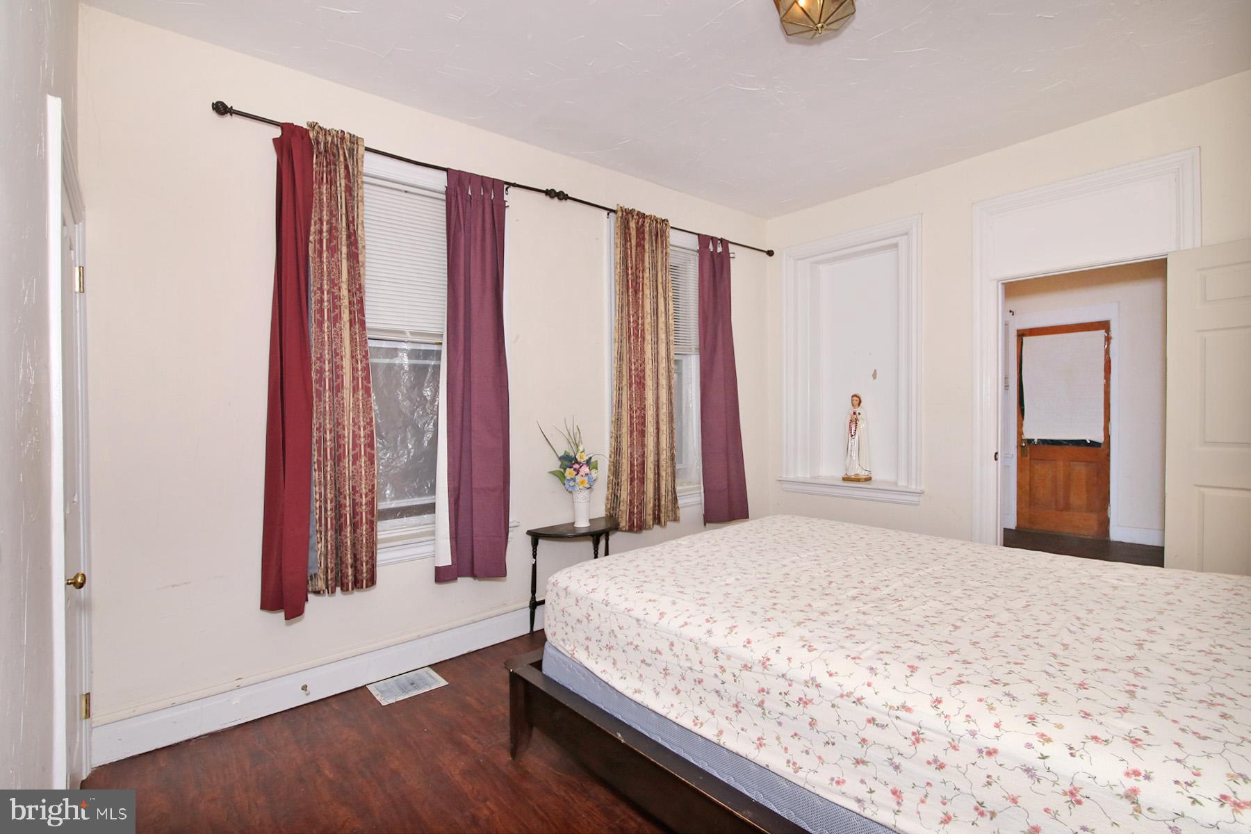 27 N 6TH STREET