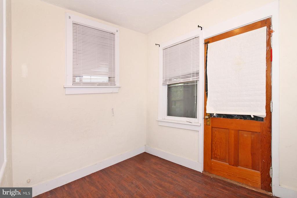 27 N 6TH STREET