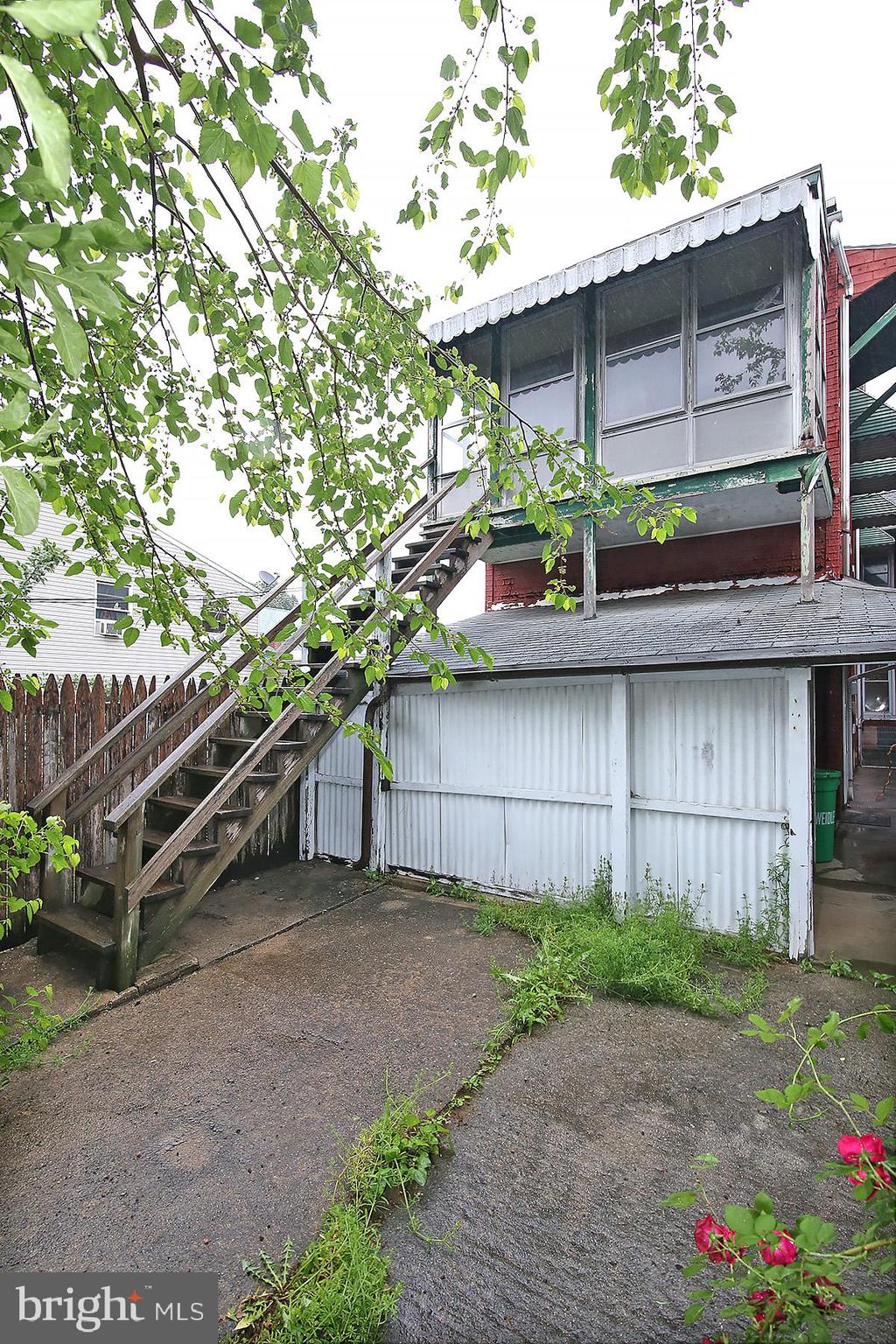 27 N 6TH STREET