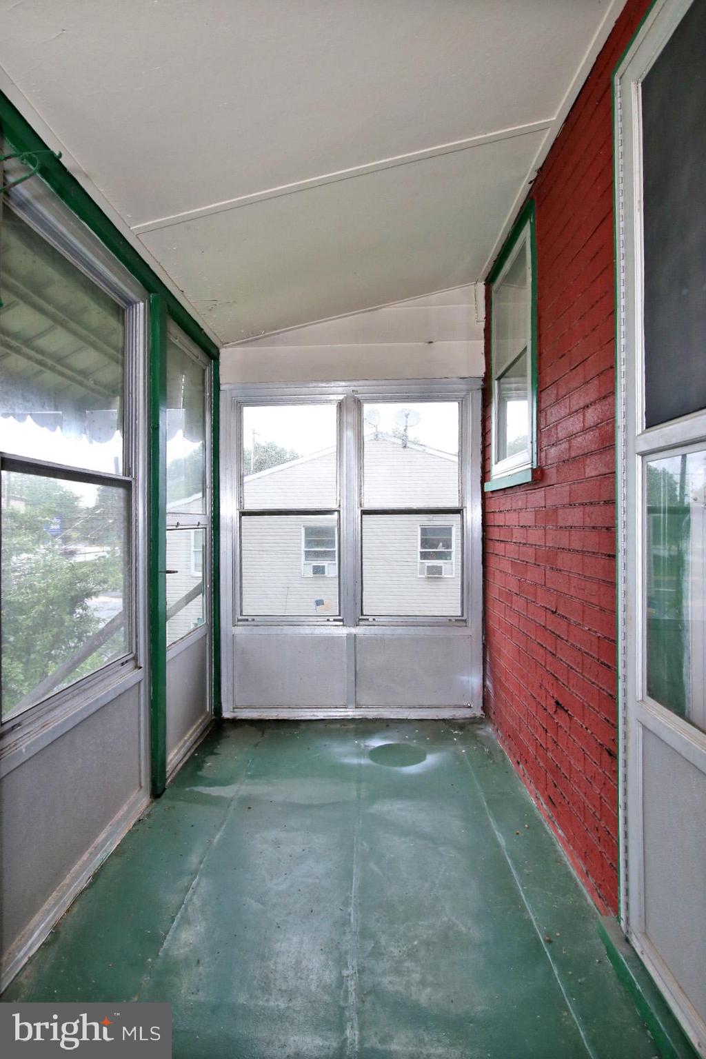 27 N 6TH STREET