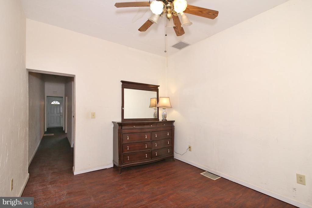 27 N 6TH STREET