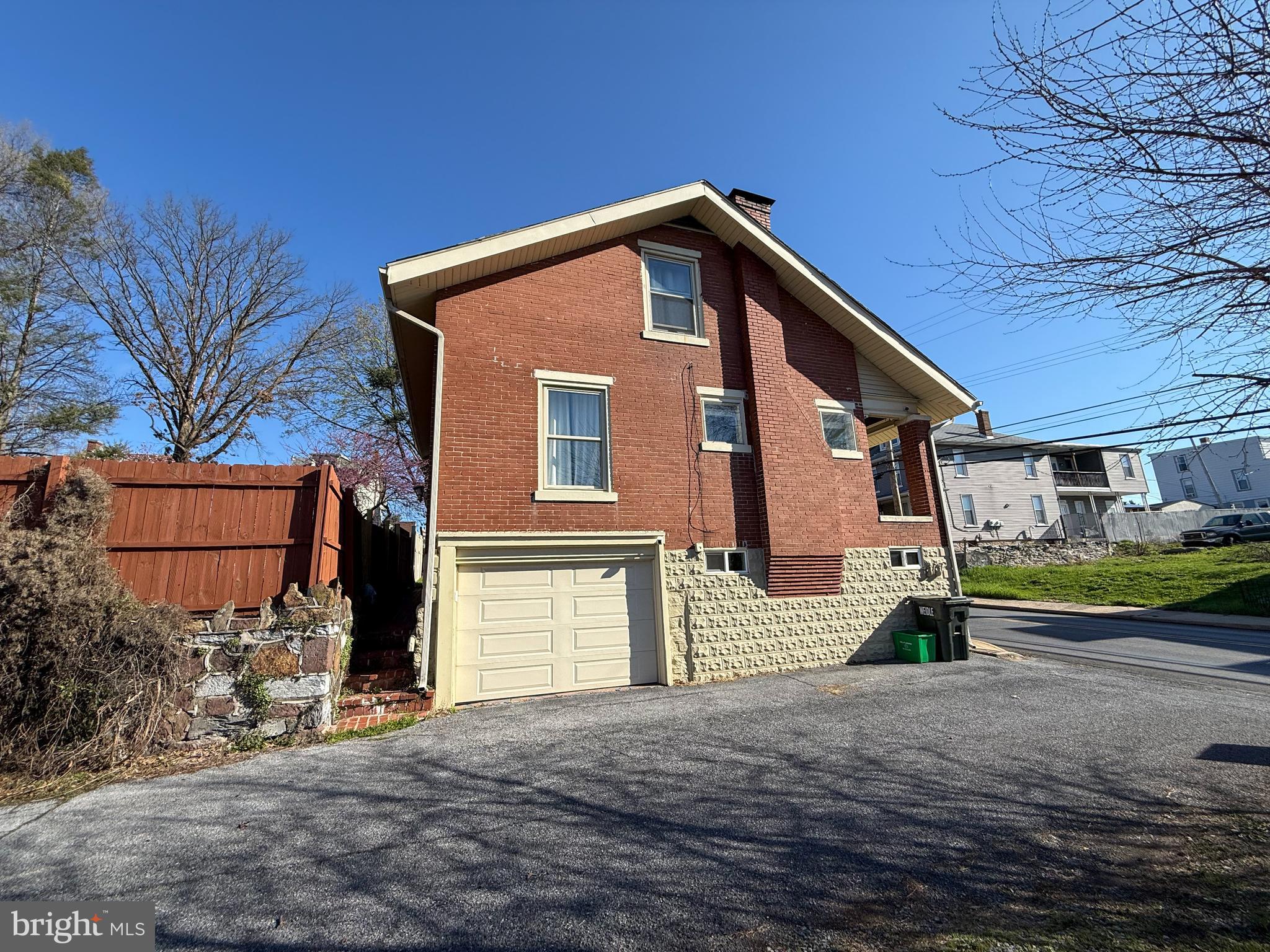 725 N 7TH STREET