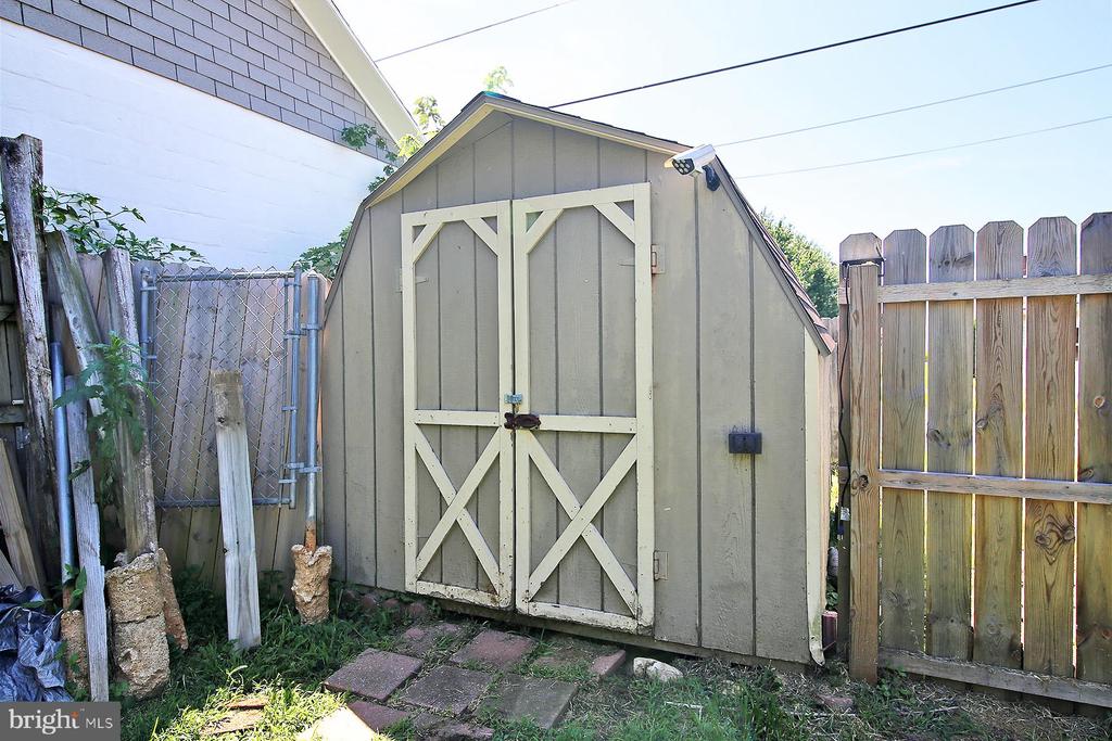 619 NOBLE STREET