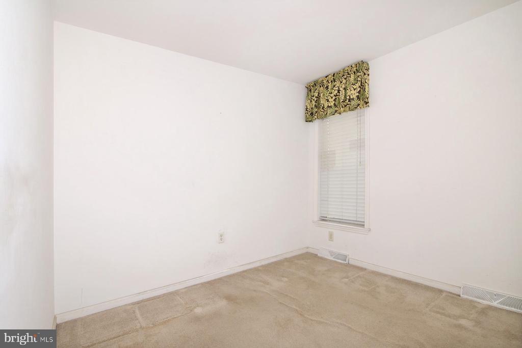 9 MILLARD DRIVE