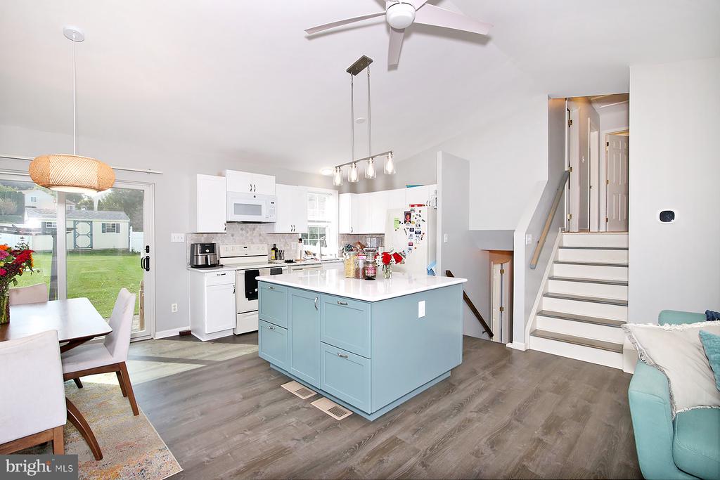 81 E BROOKFIELD