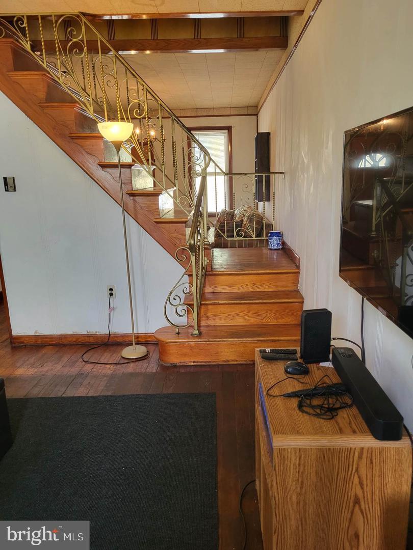 218 E Columbia Ave