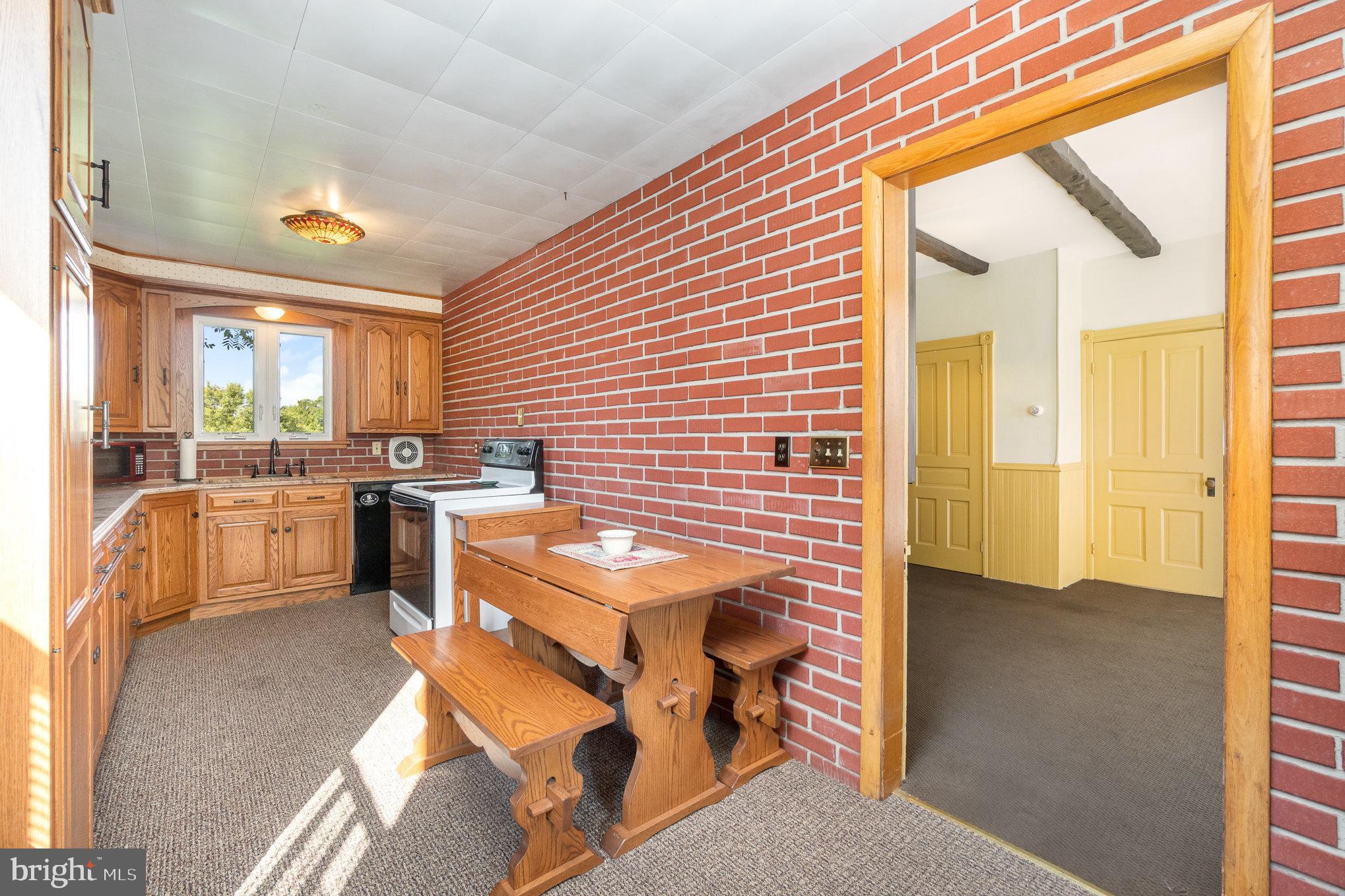 111 N Goodspring Rd