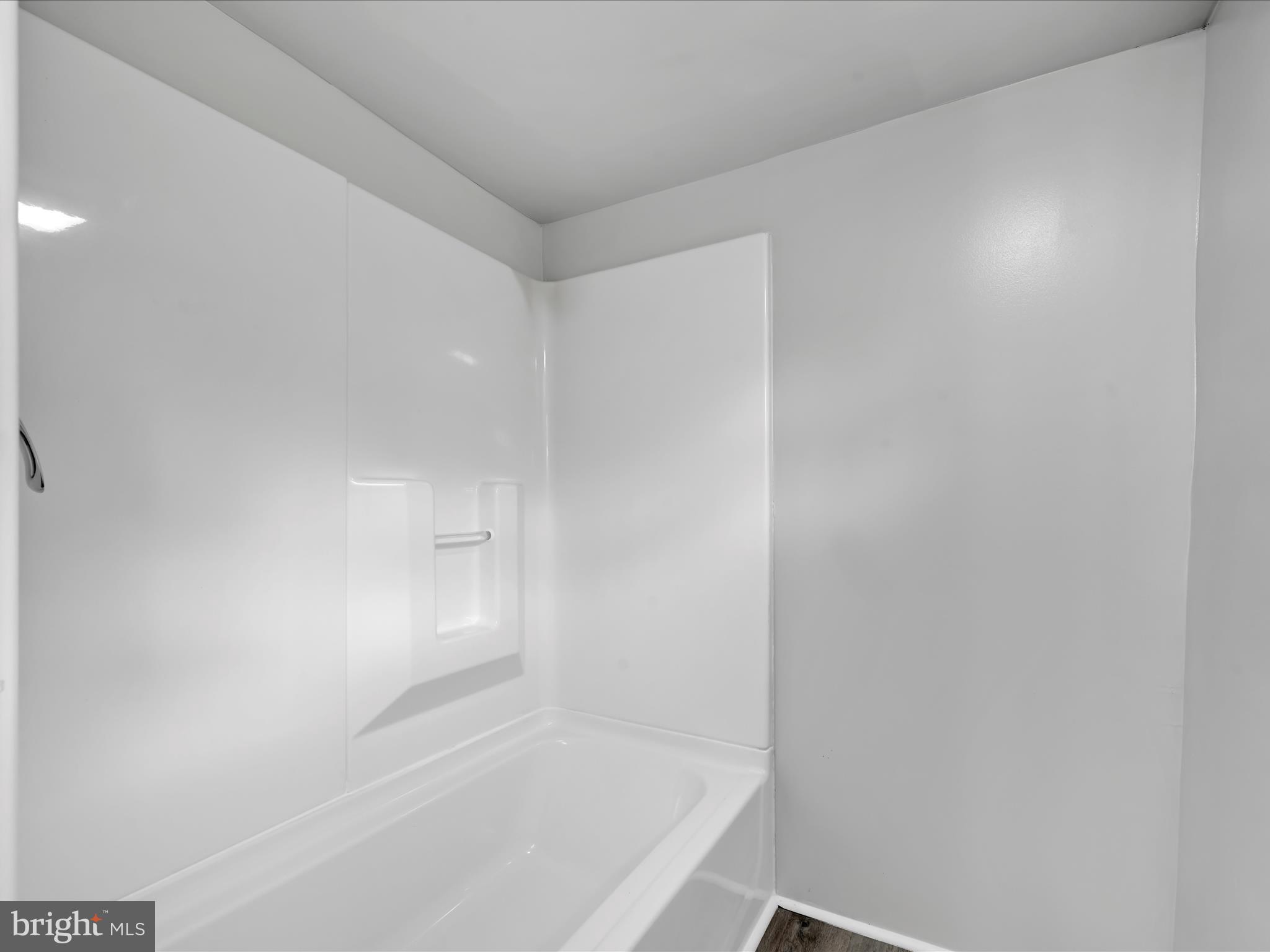 333 W Grand Ave