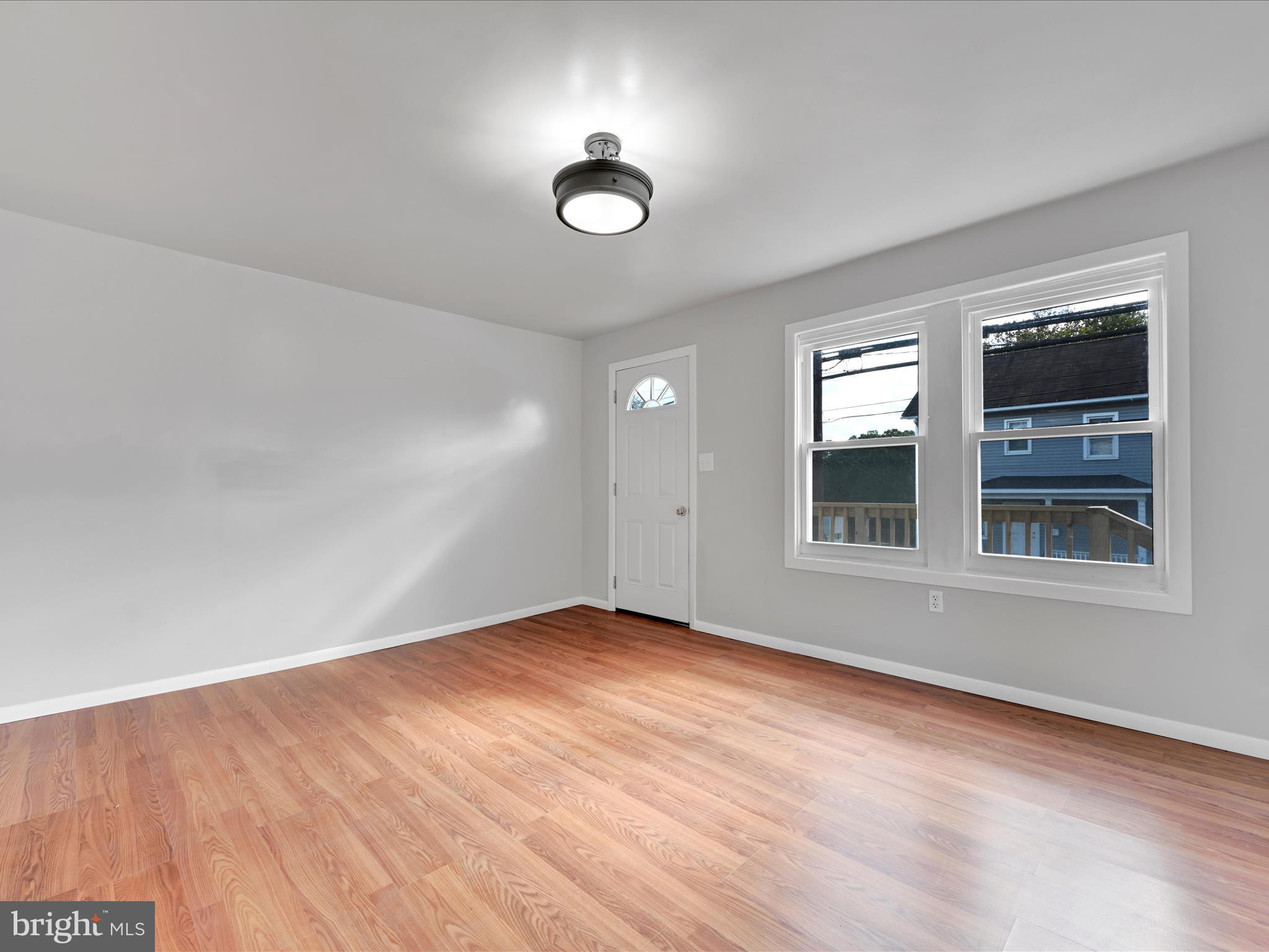 333 W Grand Ave