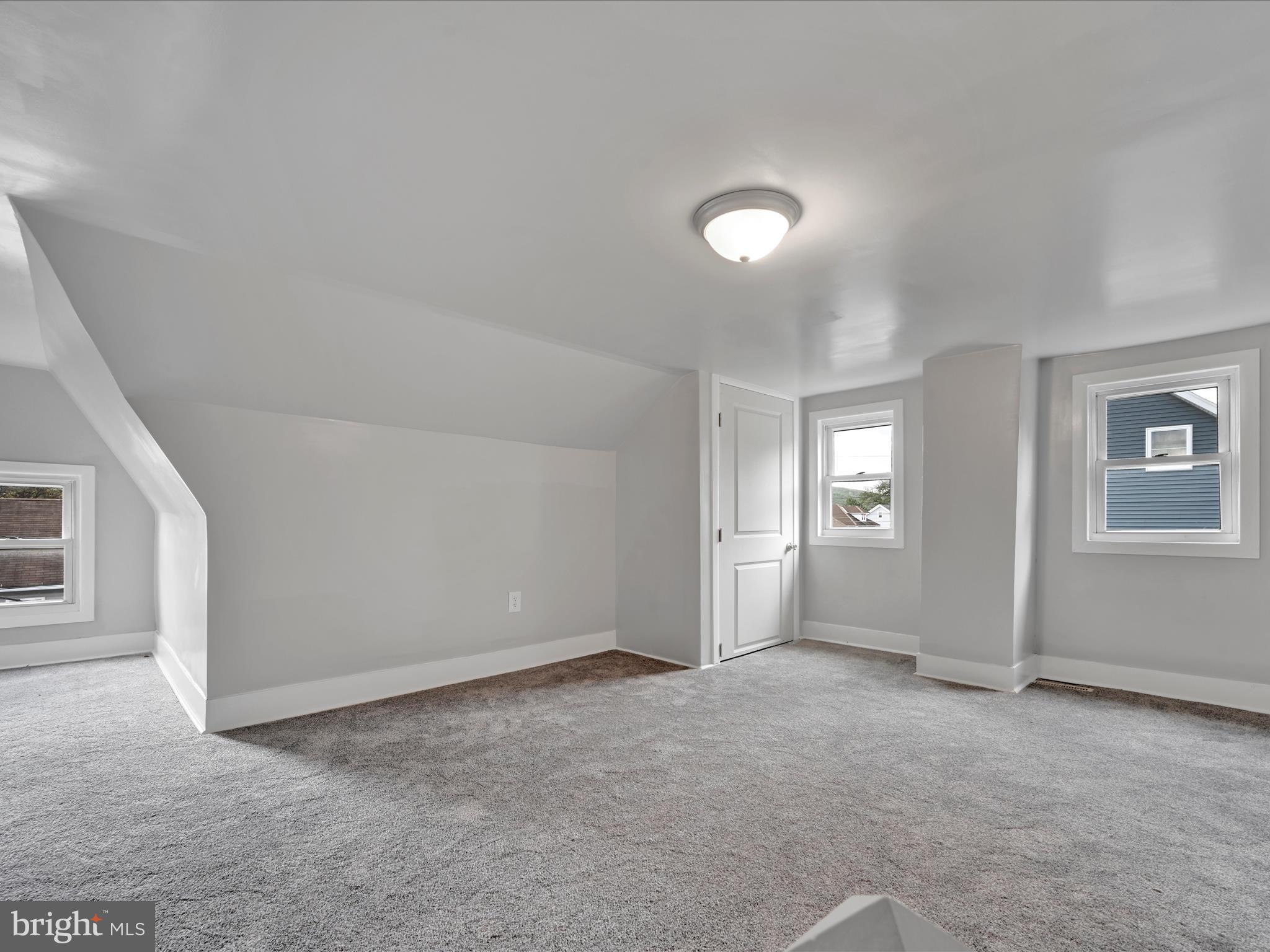 333 W Grand Ave