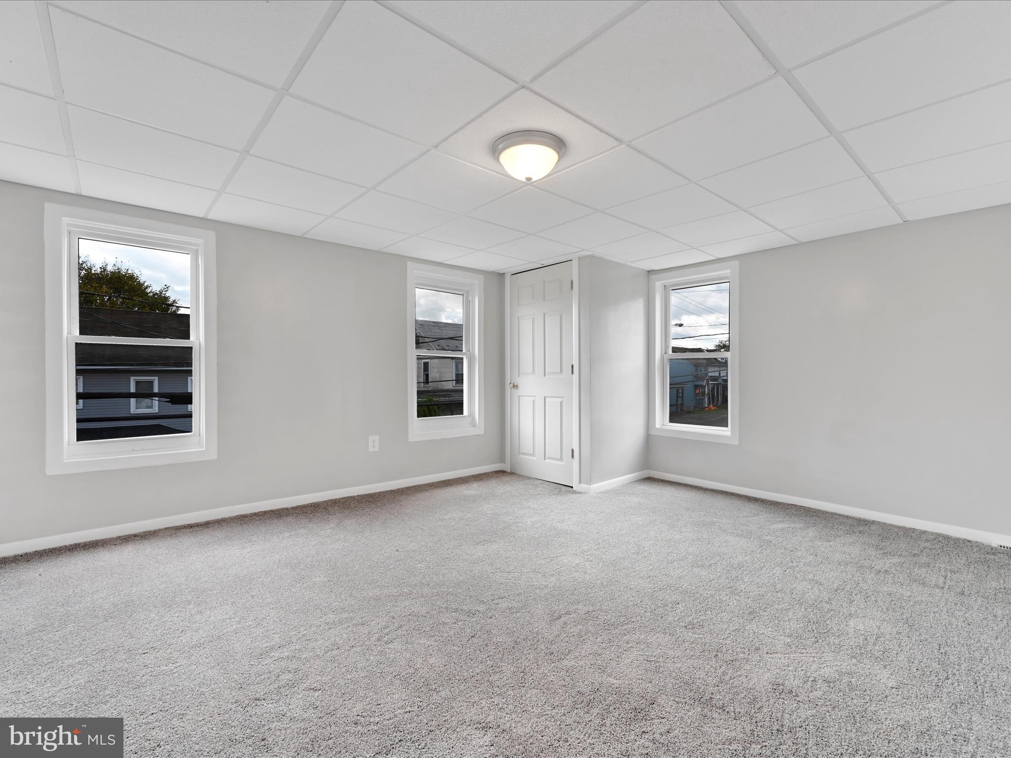 333 W Grand Ave