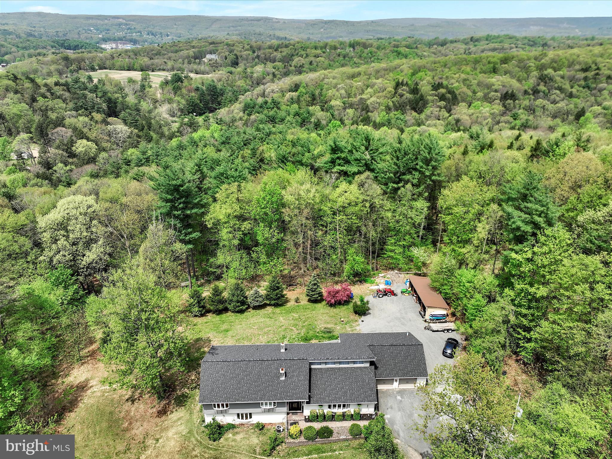 2 Walnut Ln