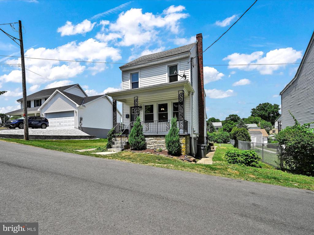 743 Third St