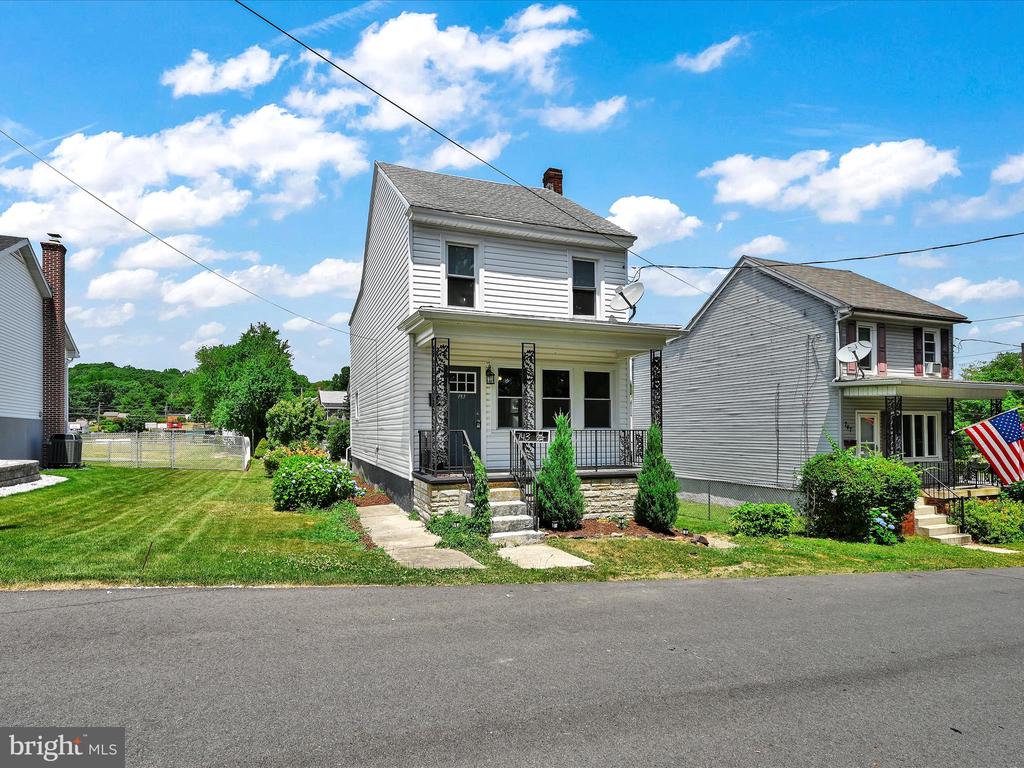 743 Third St