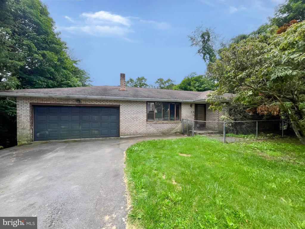57 W Weston Pl