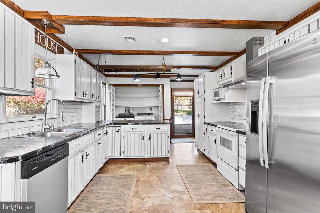 950 STEVENS ROAD