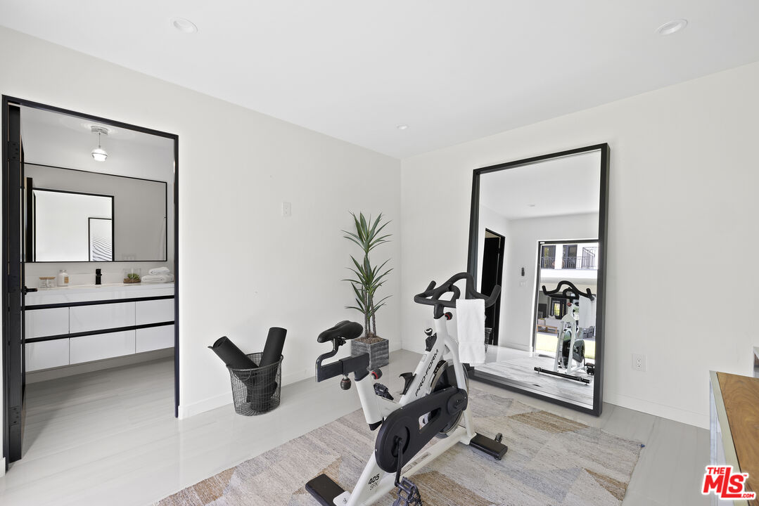 400 S Mccadden Pl