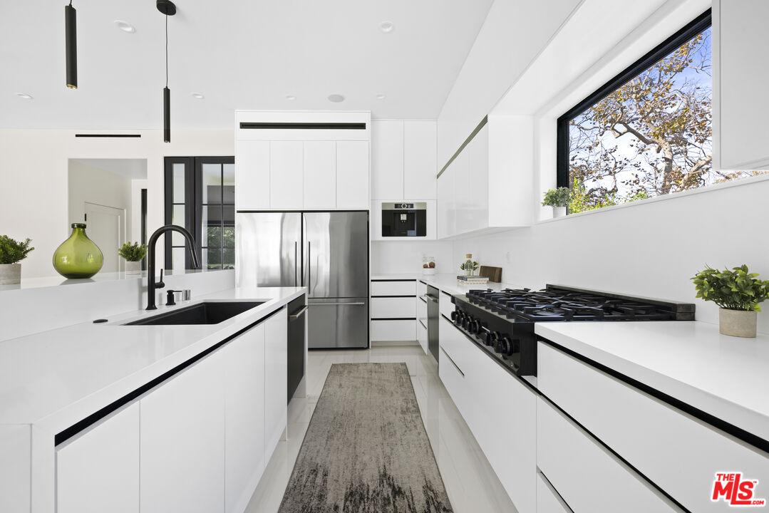 400 S Mccadden Pl