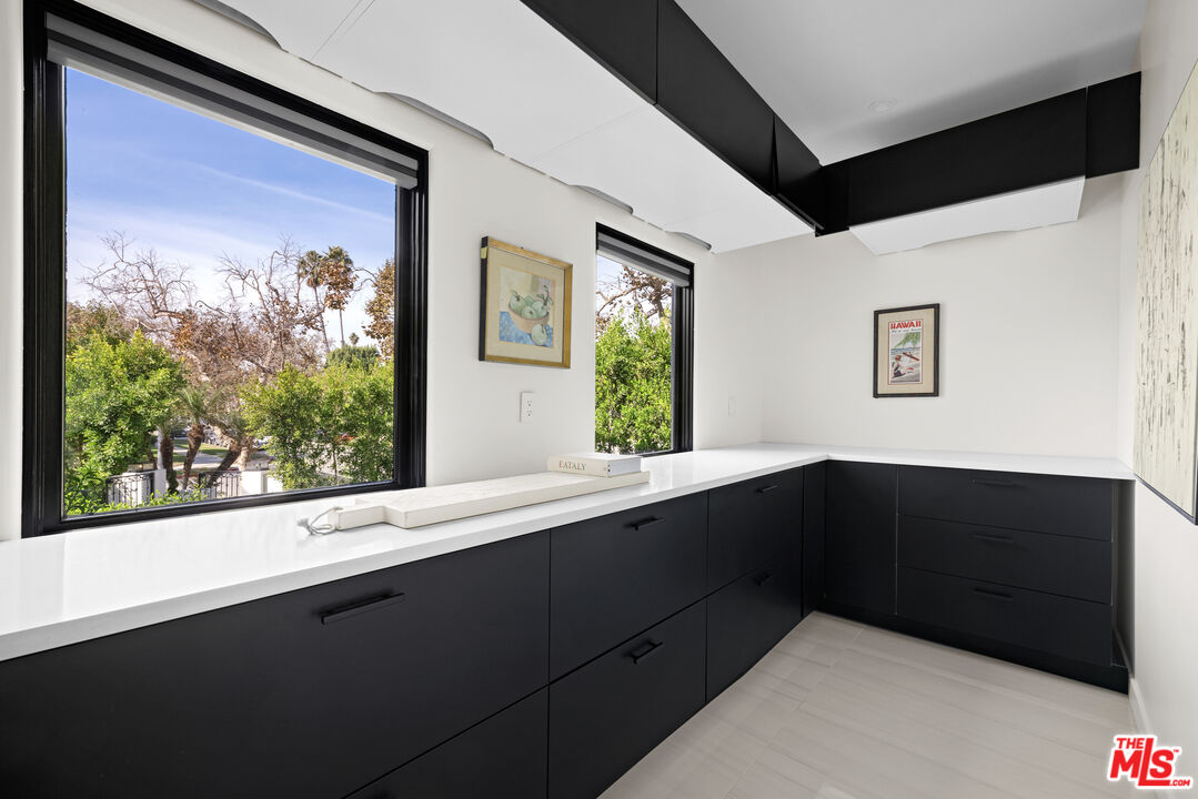 400 S Mccadden Pl