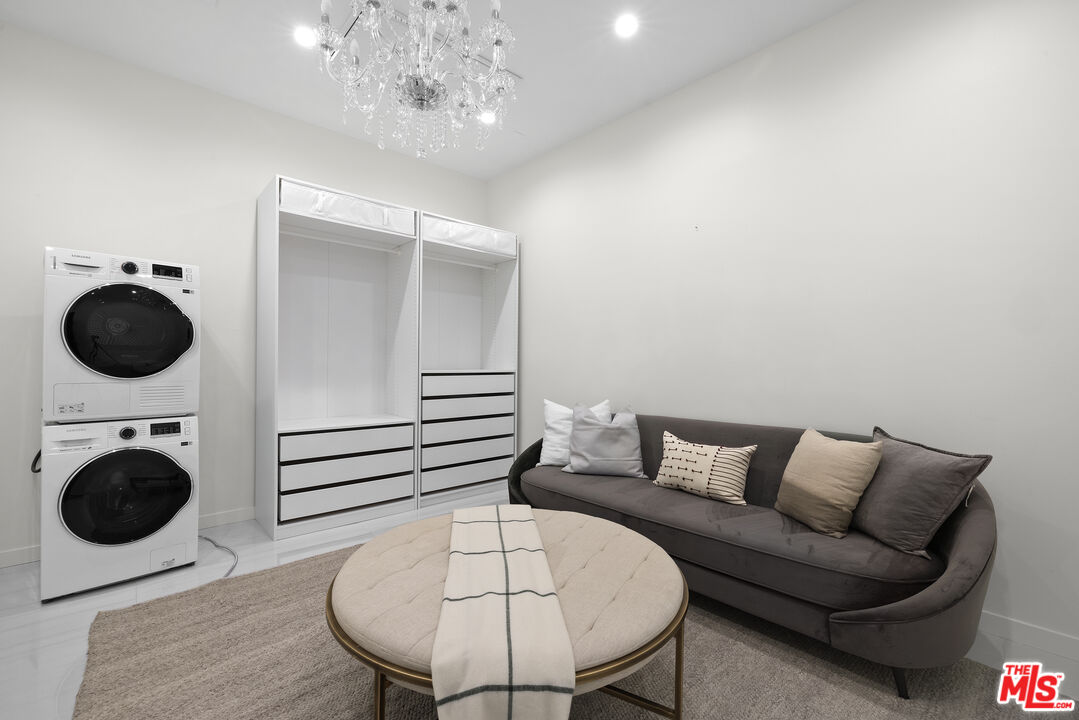 400 S Mccadden Pl
