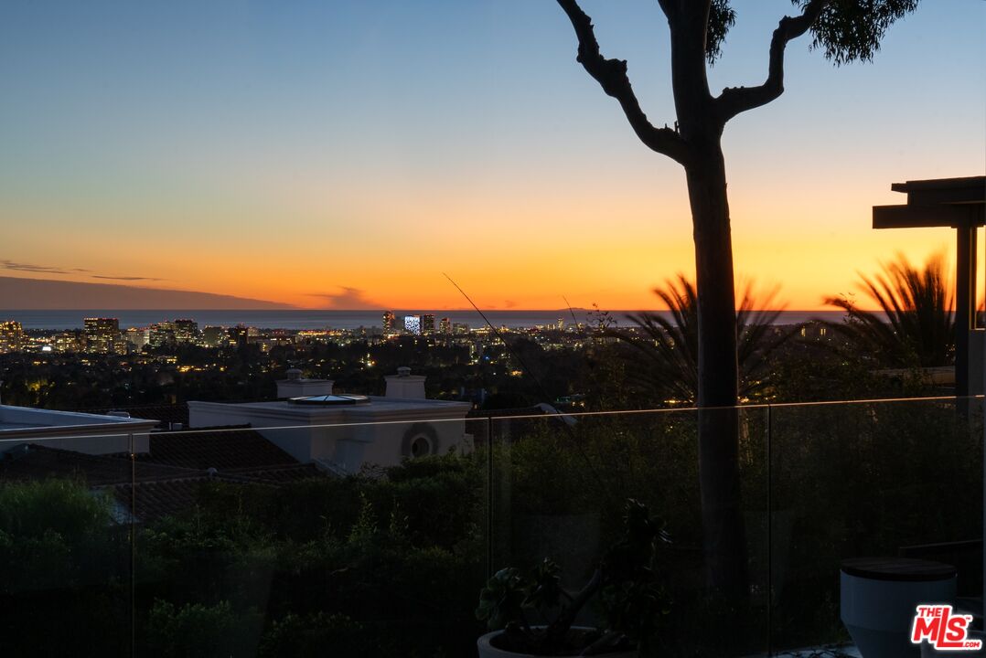 9894 Beverly Grove Dr