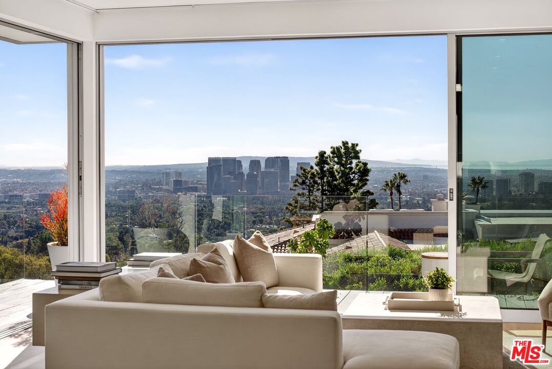 9894 Beverly Grove Dr