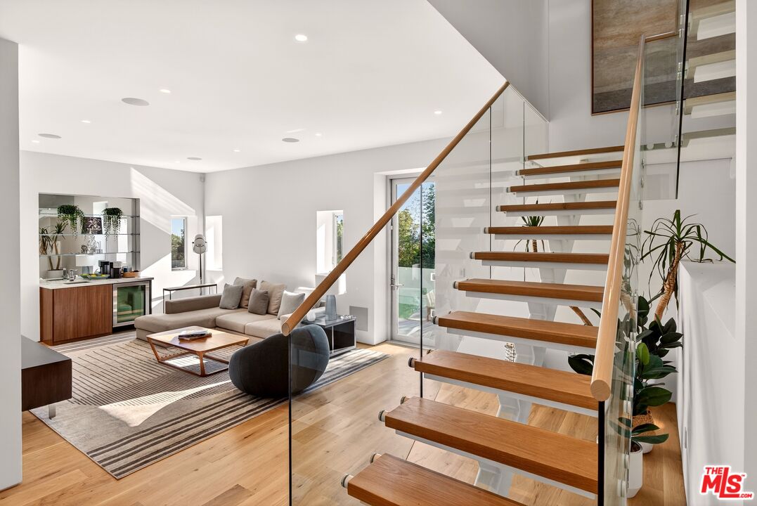 9894 Beverly Grove Dr