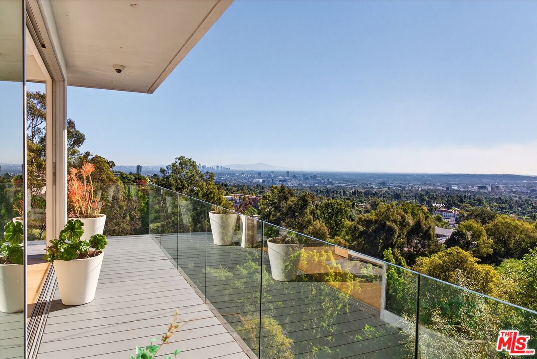 9894 Beverly Grove Dr