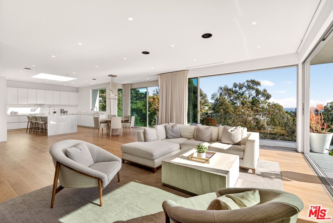 9894 Beverly Grove Dr