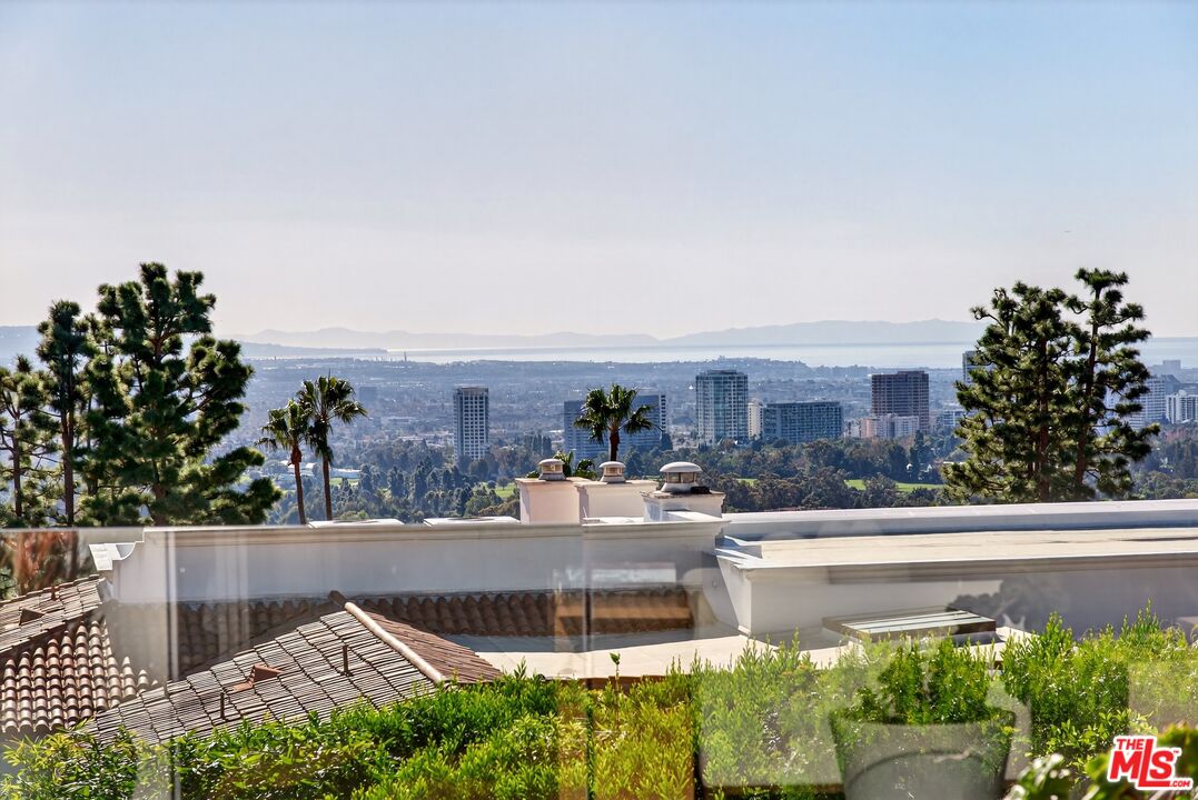 9894 Beverly Grove Dr