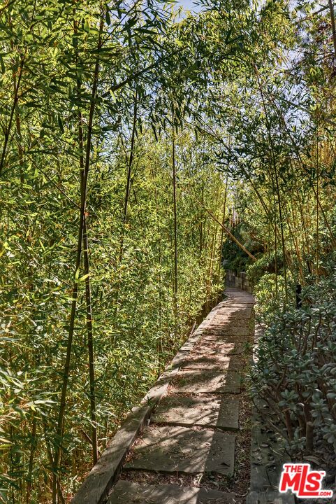 9894 Beverly Grove Dr