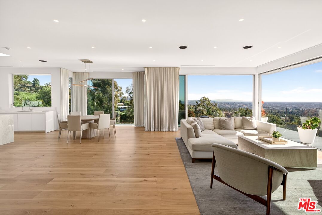 9894 Beverly Grove Dr