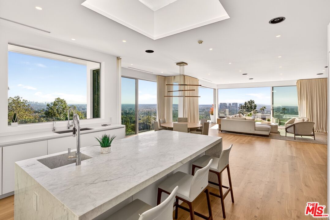 9894 Beverly Grove Dr