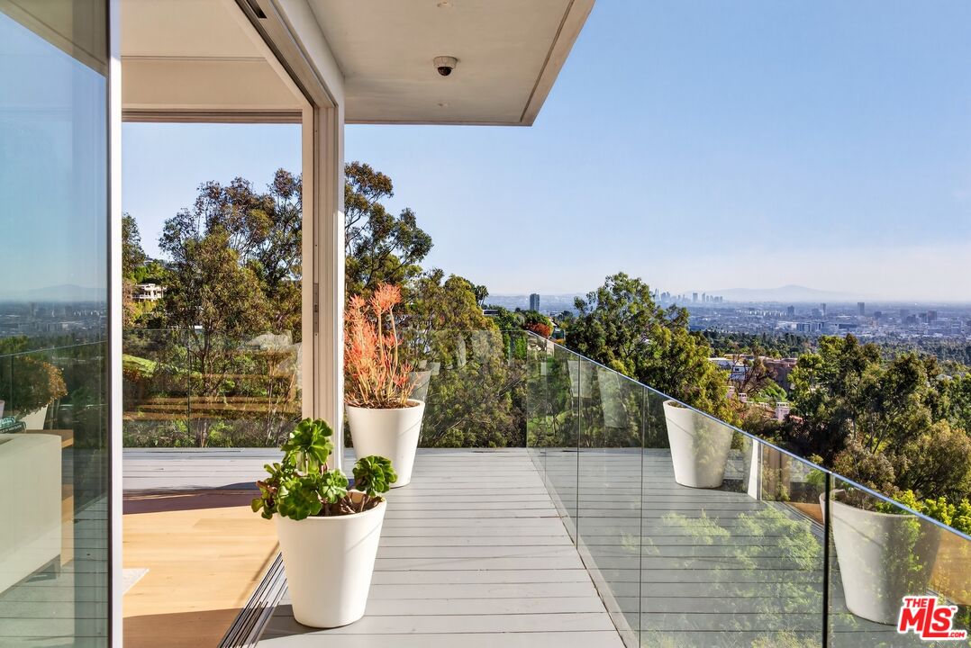 9894 Beverly Grove Dr