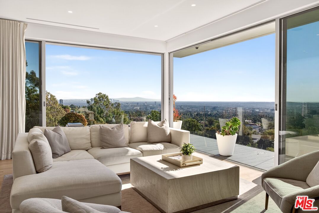 9894 Beverly Grove Dr