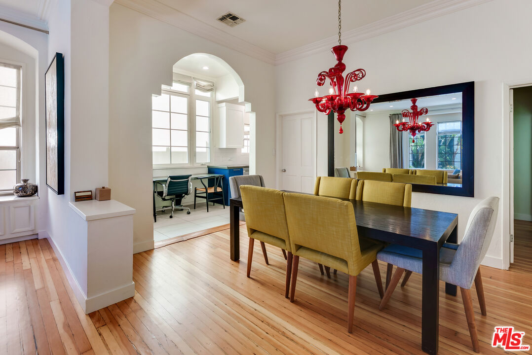 1014 N Doheny Dr