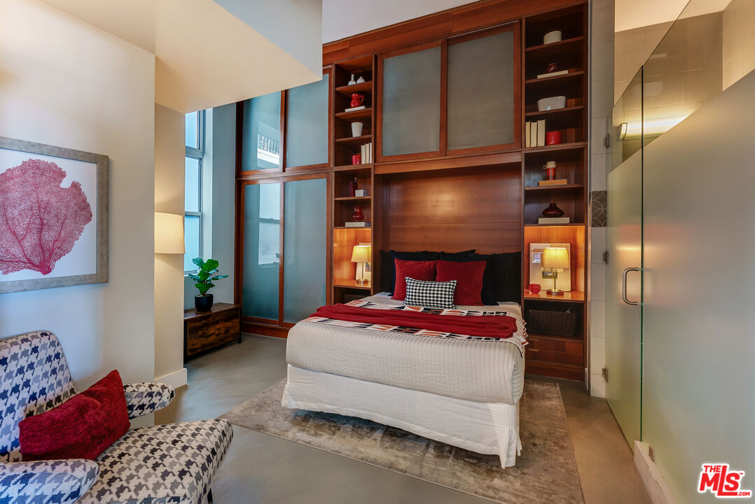 1152 N La Cienega Blvd Unit: 201