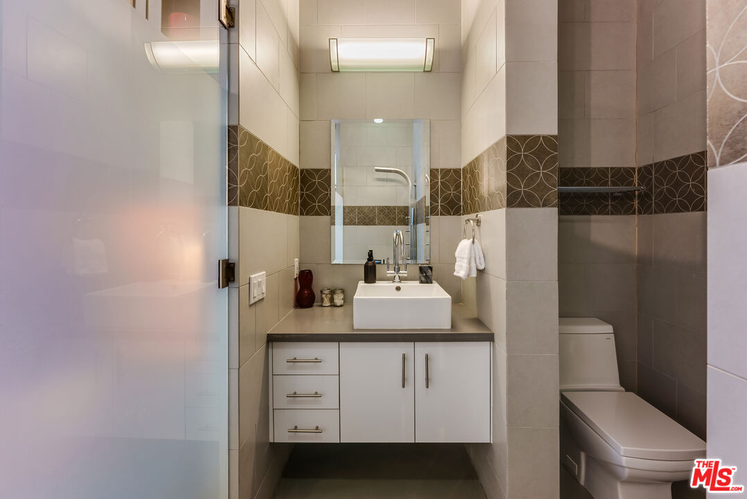 1152 N La Cienega Blvd Unit: 201