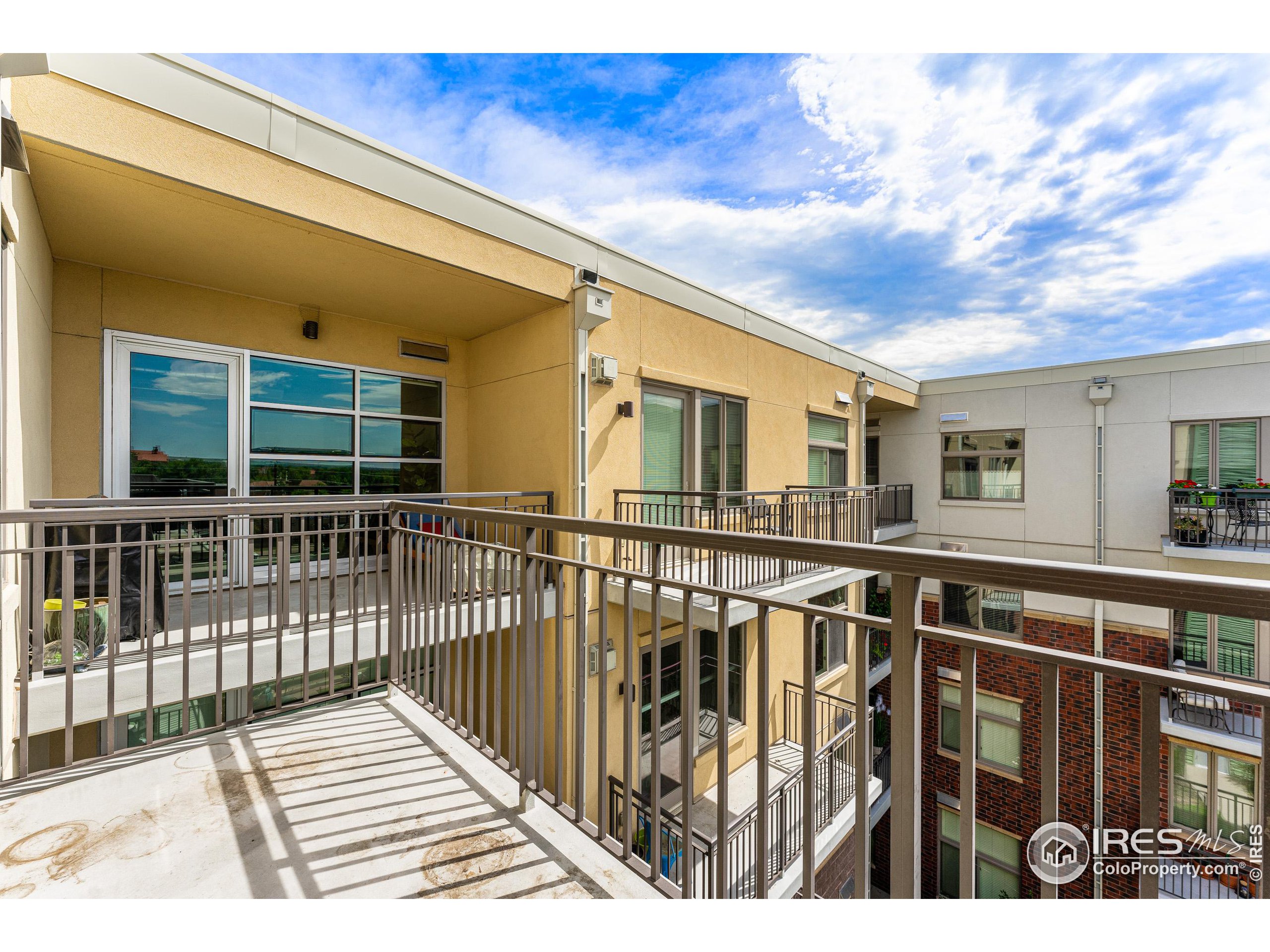 3301 Arapahoe Ave 422