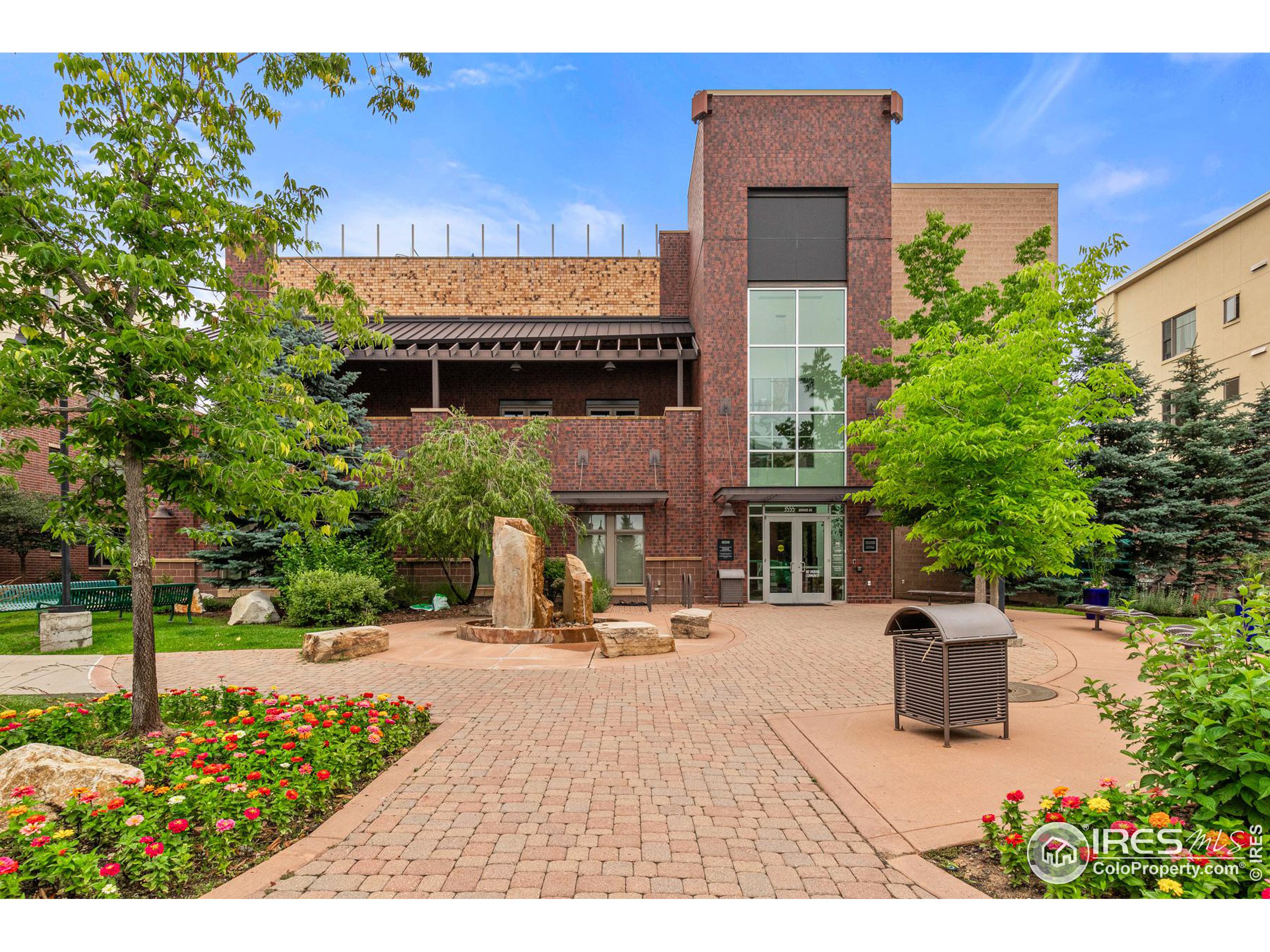 3301 Arapahoe Ave 422