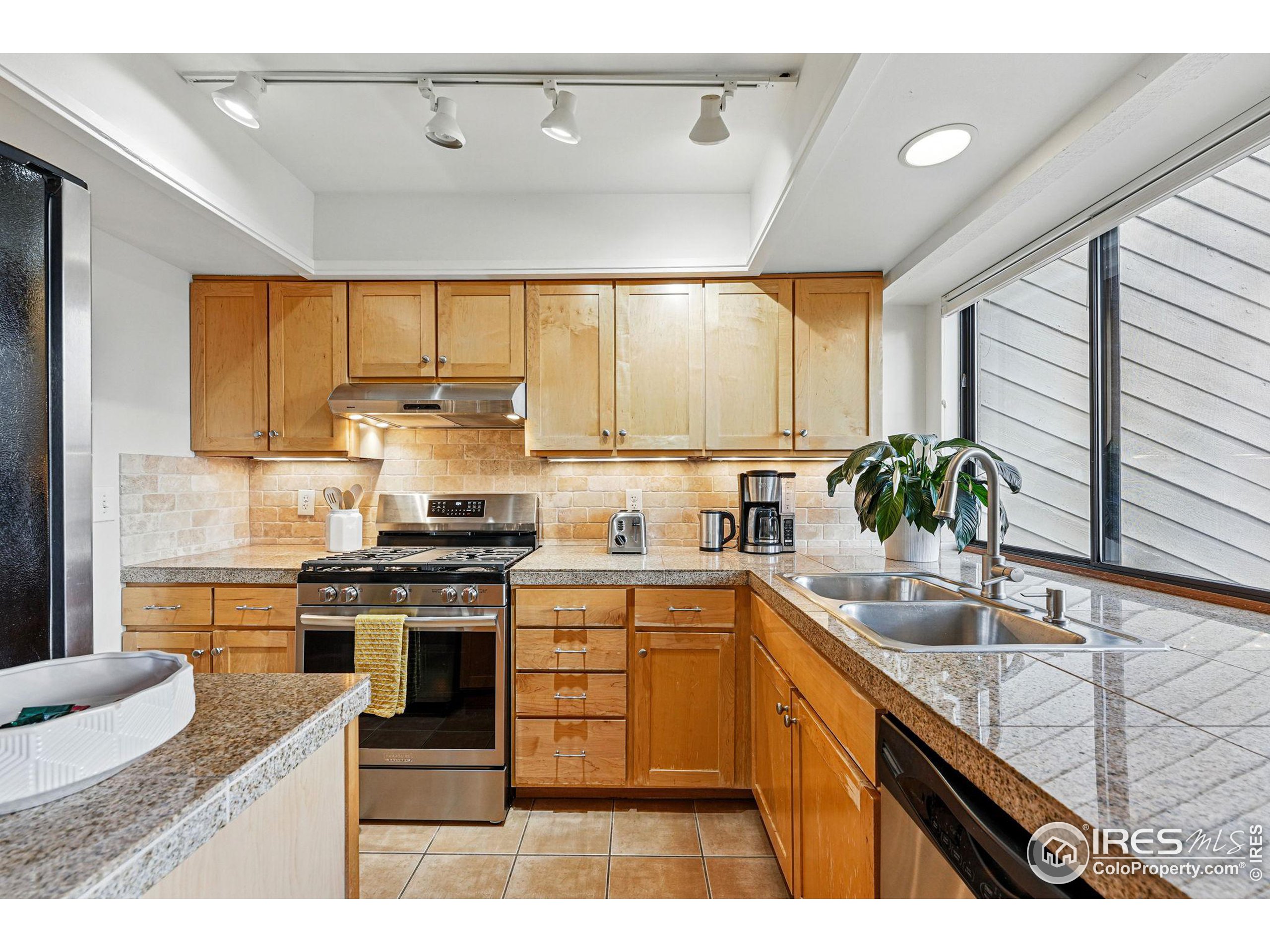 4015 Wonderland Hill Ave