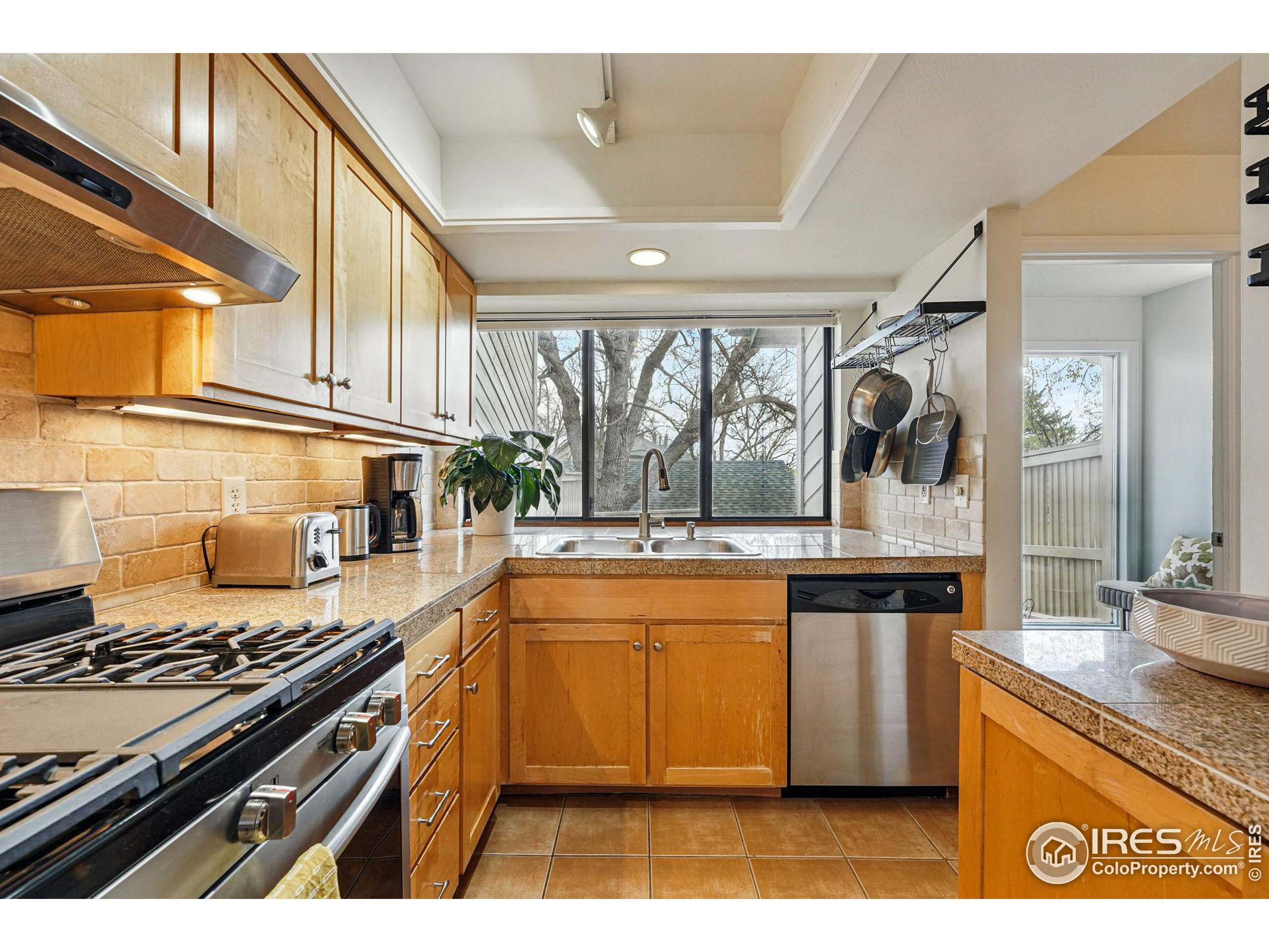 4015 Wonderland Hill Ave