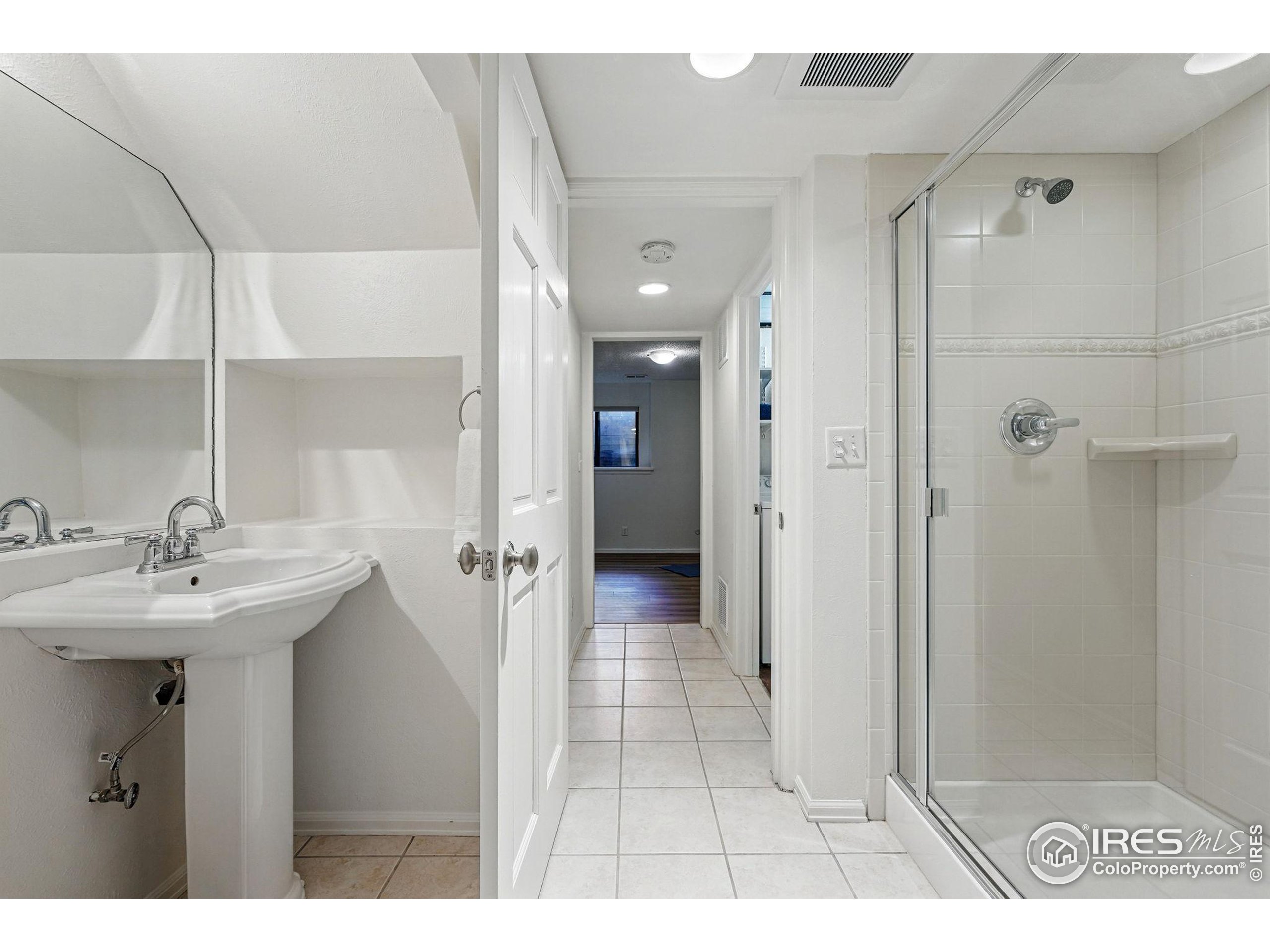 4015 Wonderland Hill Ave