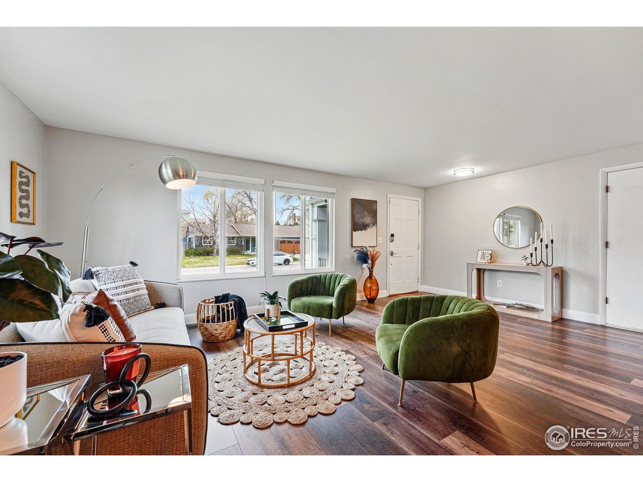 9601 Sierra Dr
