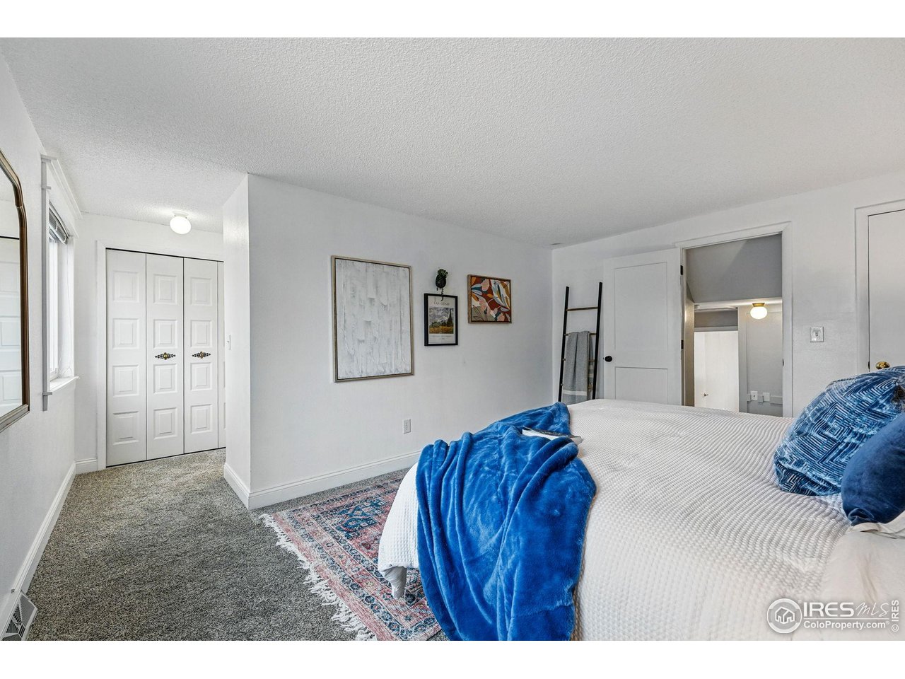9601 Sierra Dr