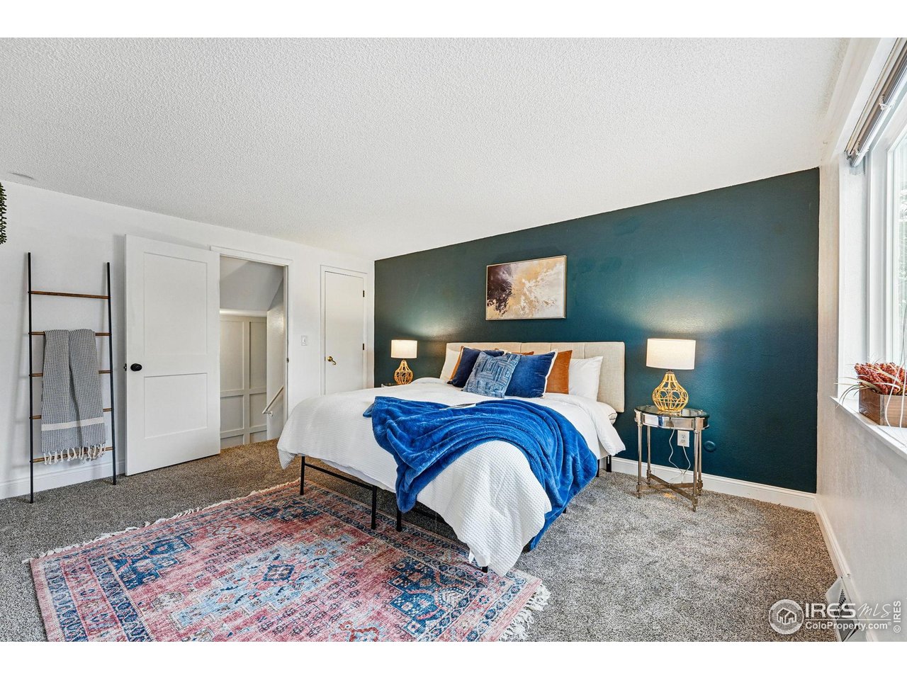 9601 Sierra Dr