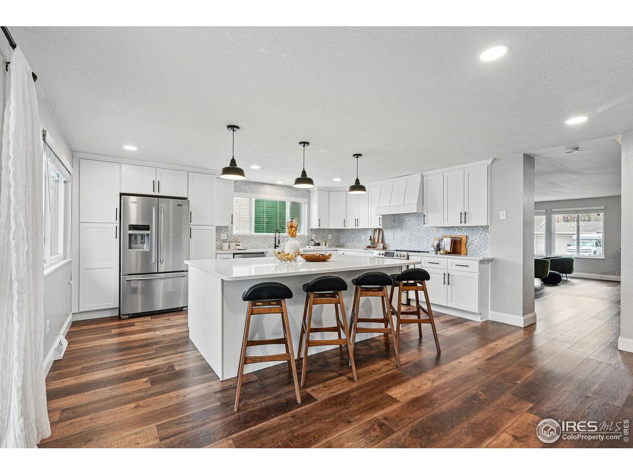 9601 Sierra Dr