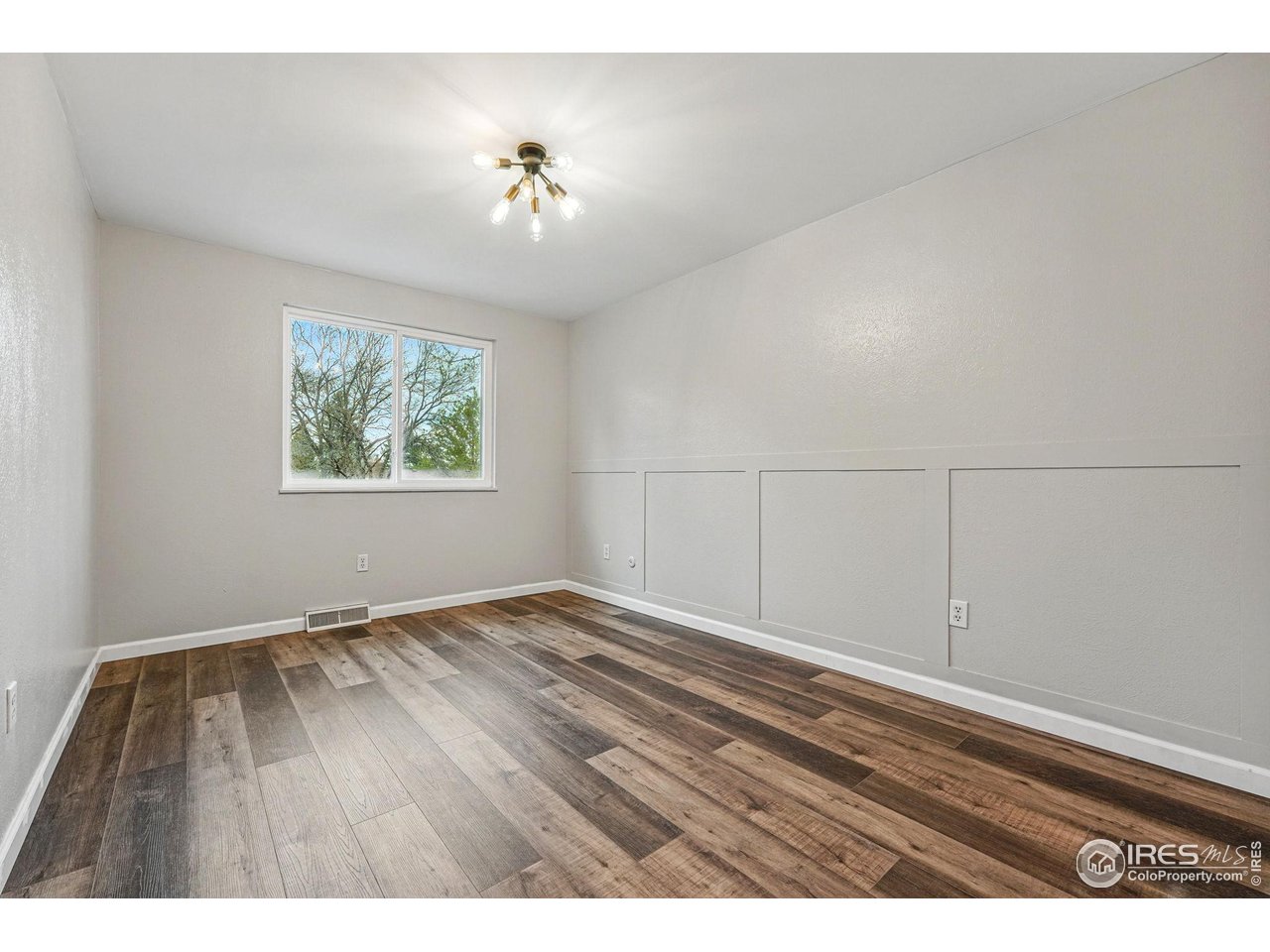 9601 Sierra Dr
