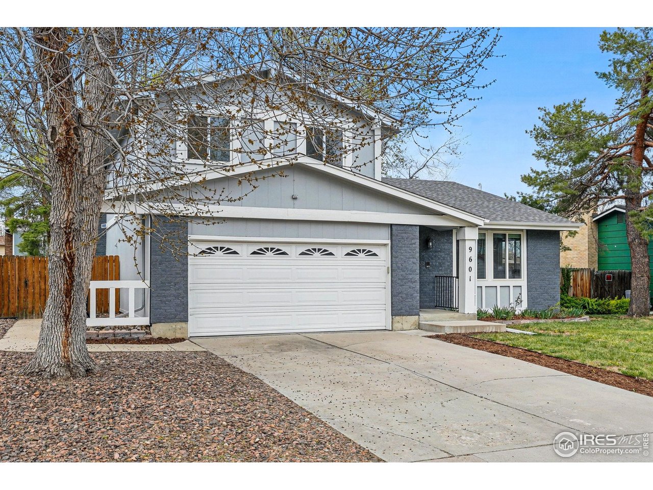 9601 Sierra Dr