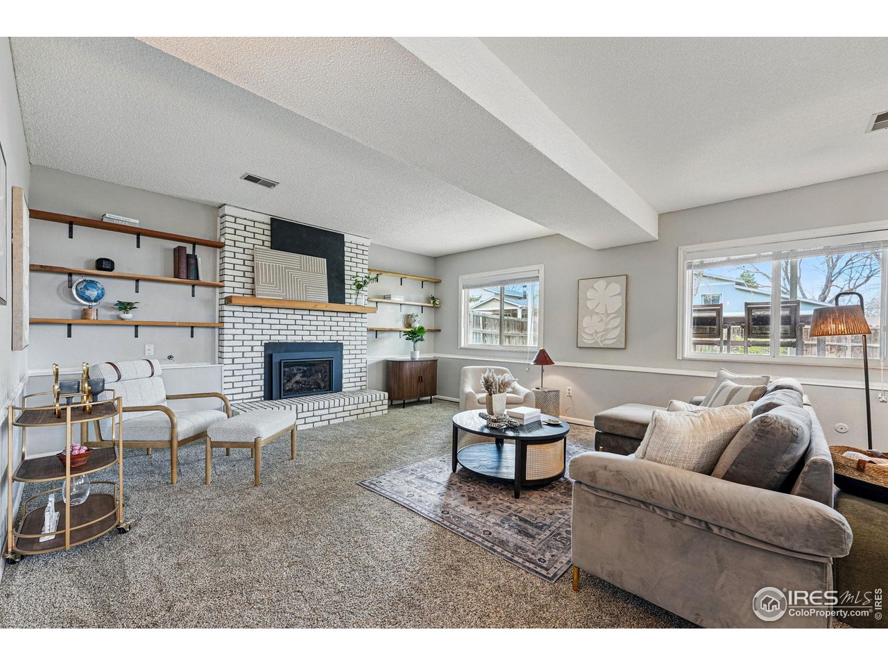 9601 Sierra Dr